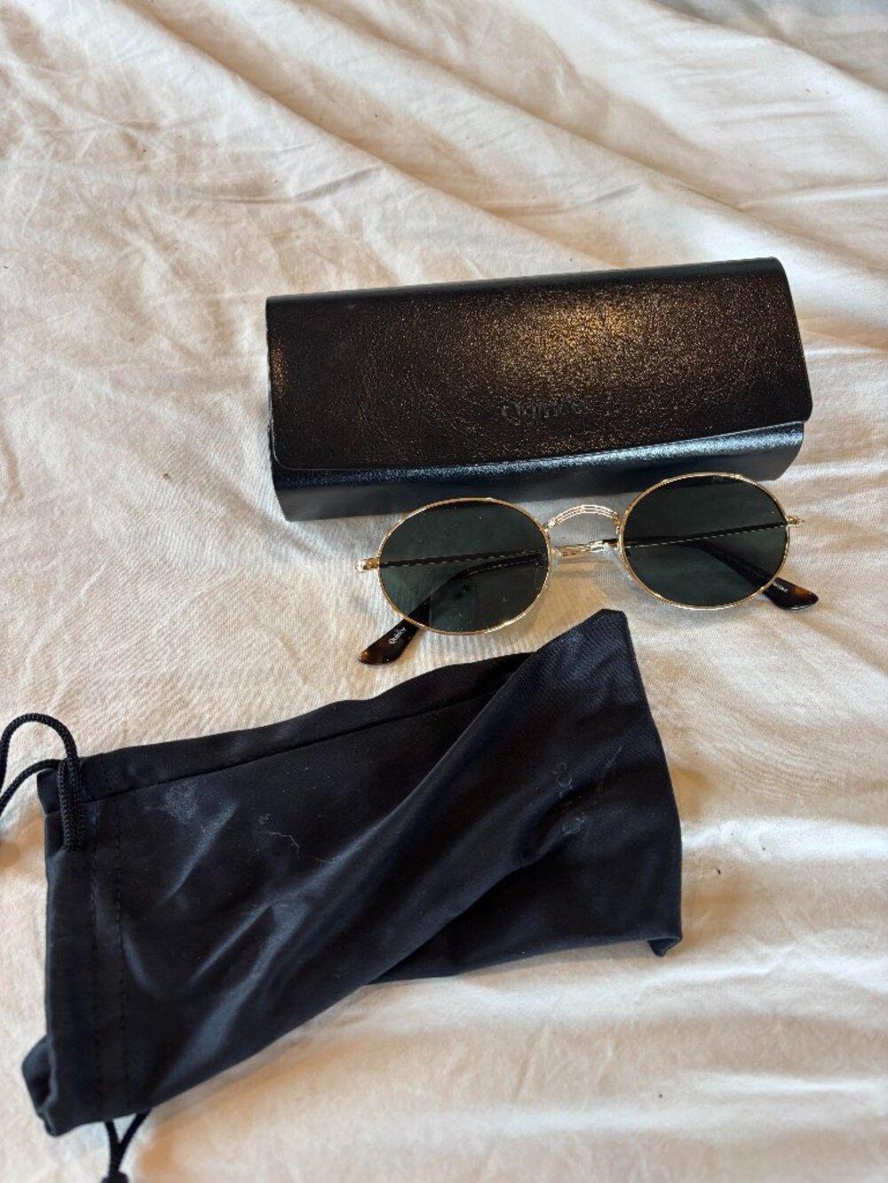 QUNICE OVAL WIRE RIM SUNGLASSES LIKE NEW